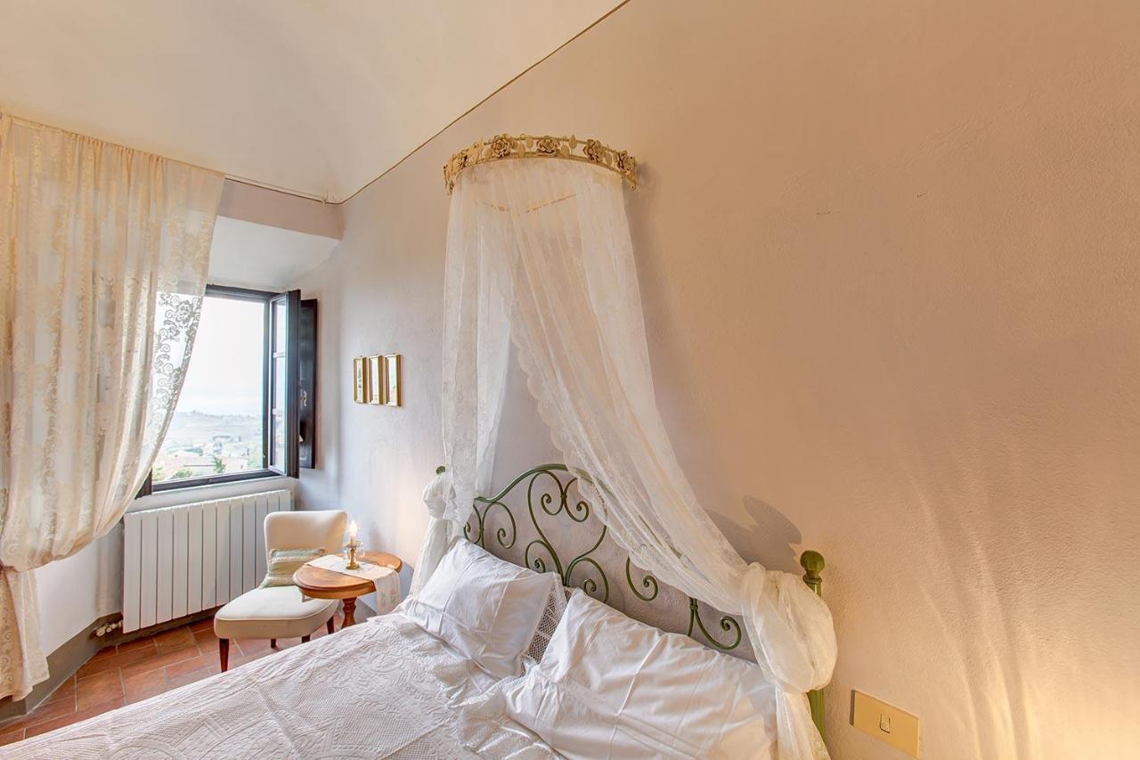 La Rocca Aparthotel Gambassi Terme Ngoại thất bức ảnh