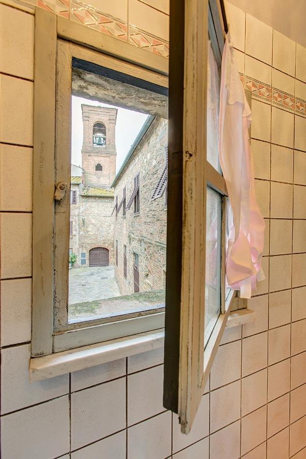 La Rocca Aparthotel Gambassi Terme Ngoại thất bức ảnh